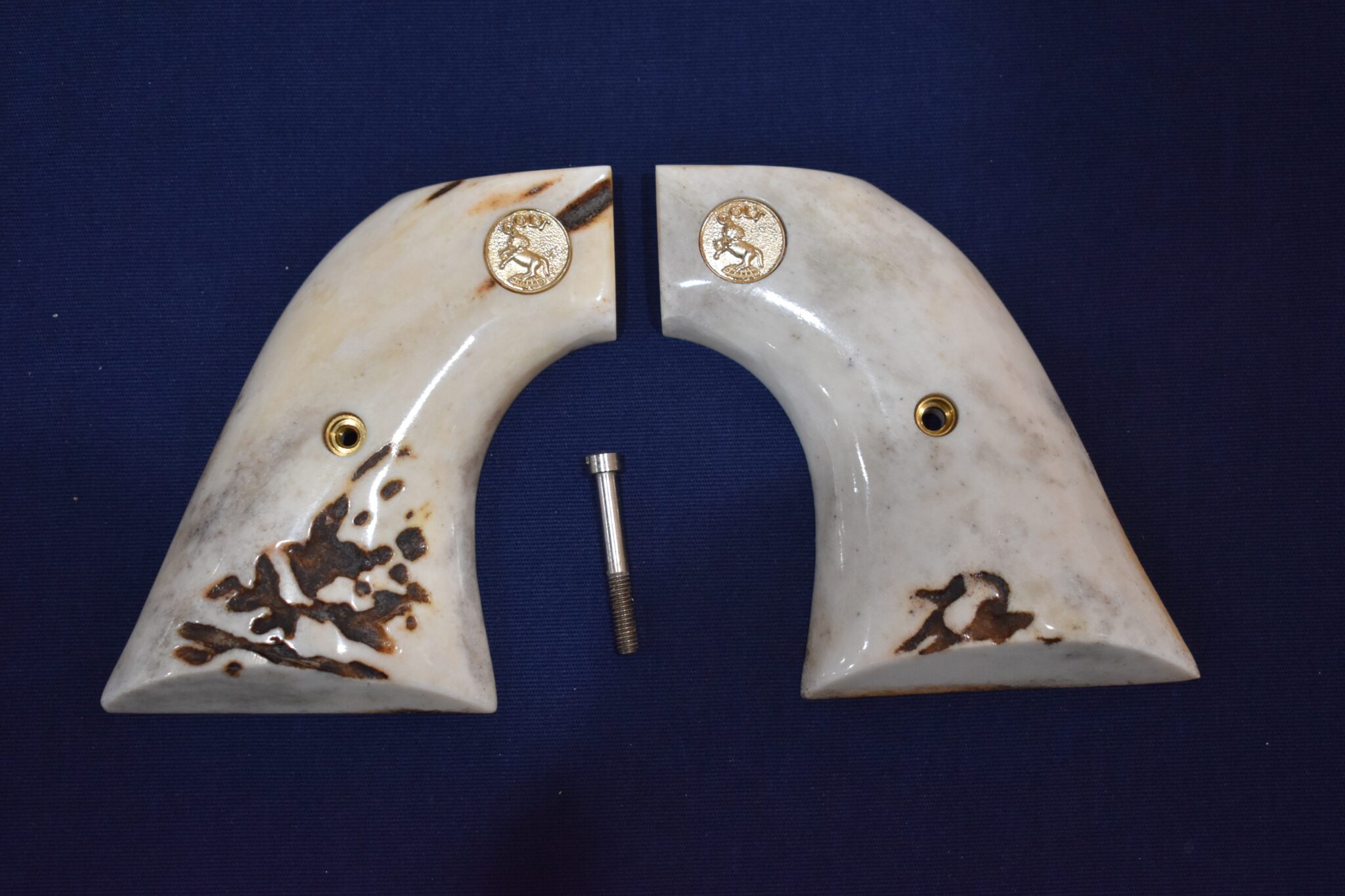 COLT SINGLE ACTION ARMY (S.A.A.) SAMBAR STAG GRIPS SAAS50