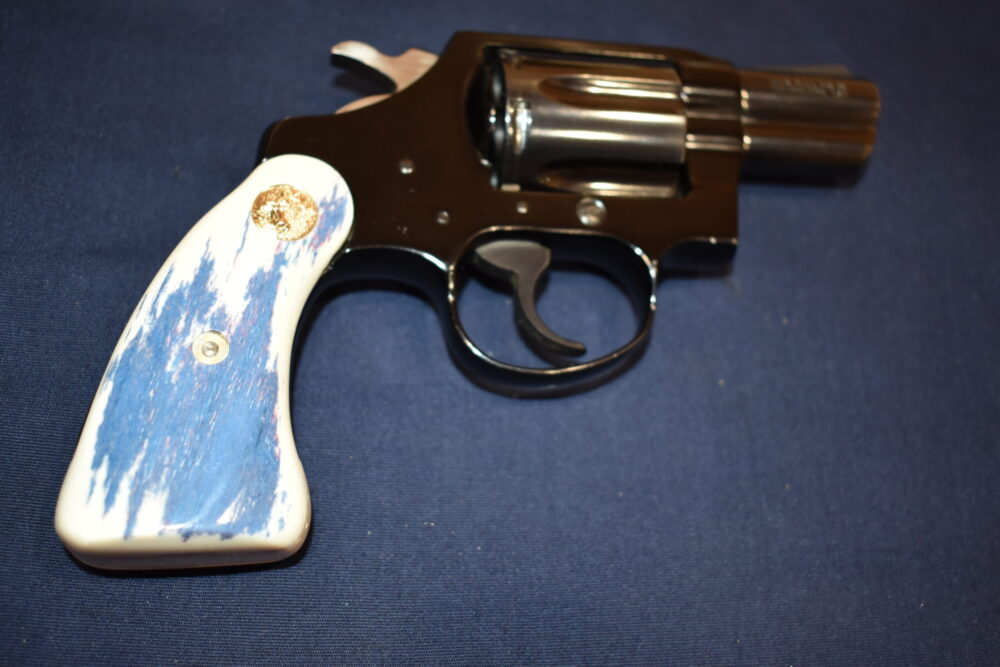 COLT DETECTIVE / DIAMONDBACK GIRAFFE BONE GRIPS CDGB2 - Image 8