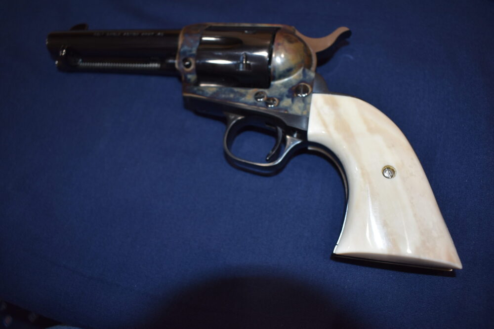 COLT SINGLE ACTION ARMY (S.A.A.) FOSSILIZED WALRUS IVORY GRIPS SAAWI8 - Image 5