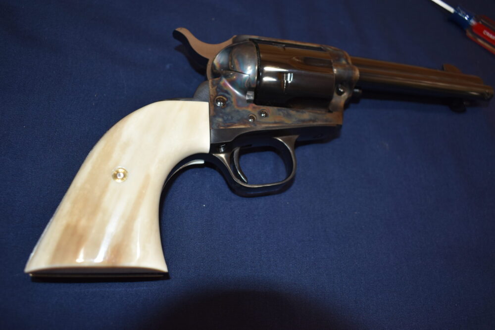 COLT SINGLE ACTION ARMY (S.A.A.) FOSSILIZED WALRUS IVORY GRIPS SAAWI8 - Image 8