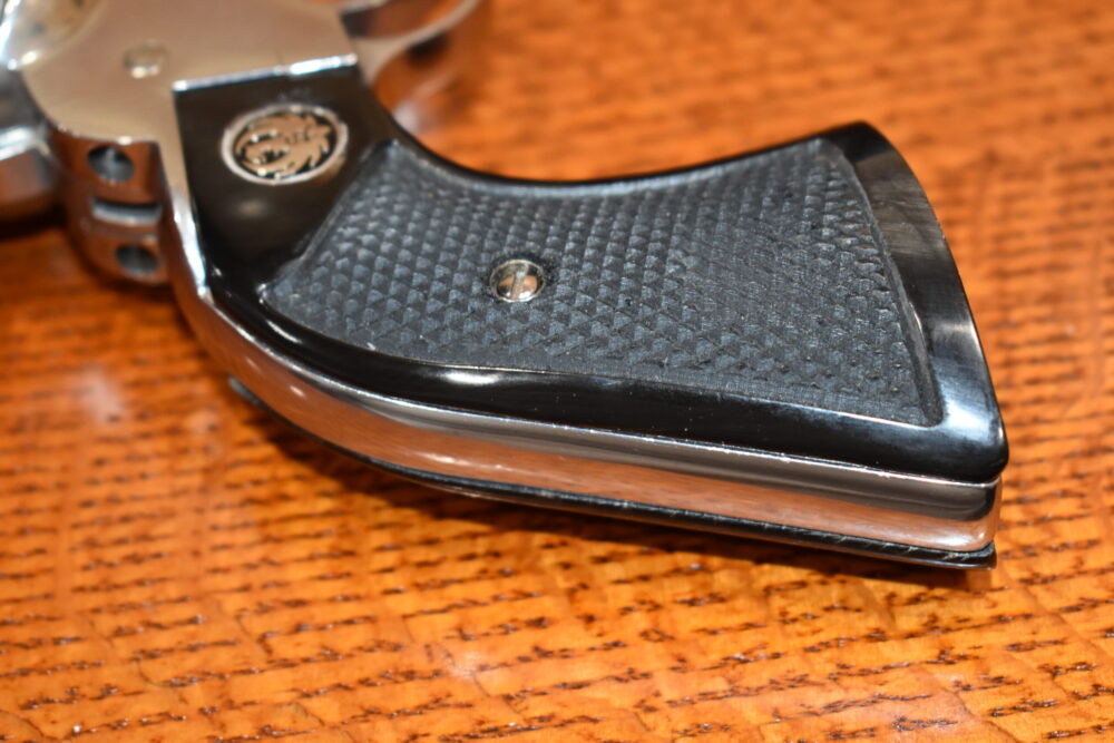 RUGER NEW VAQUERO CHECKERED BUFFALO HORN GRIPS RNVBH14 - Image 7