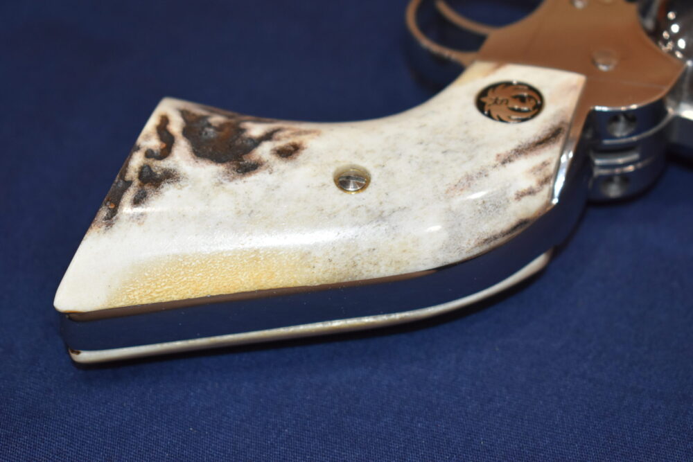 RUGER NEW VAQUERO SAMBAR STAG GRIPS RNVSS18 - Image 6