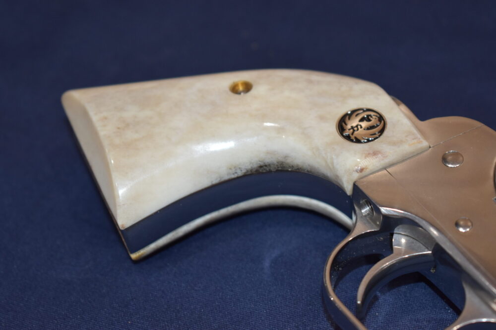 RUGER NEW VAQUERO SAMBAR STAG GRIPS RNVSS18 - Image 13