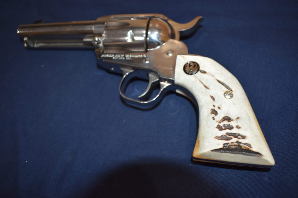 RUGER NEW VAQUERO SAMBAR STAG GRIPS RNVSS19 - Image 5