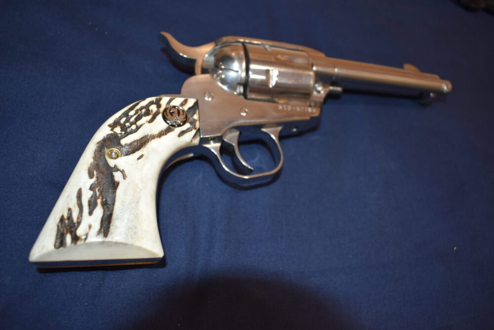 RUGER NEW VAQUERO SAMBAR STAG GRIPS RNVSS19 - Image 8