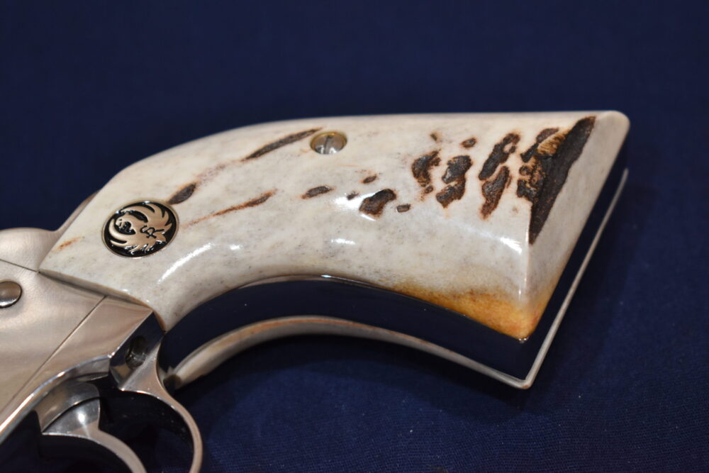 RUGER NEW VAQUERO SAMBAR STAG GRIPS RNVSS19 - Image 12