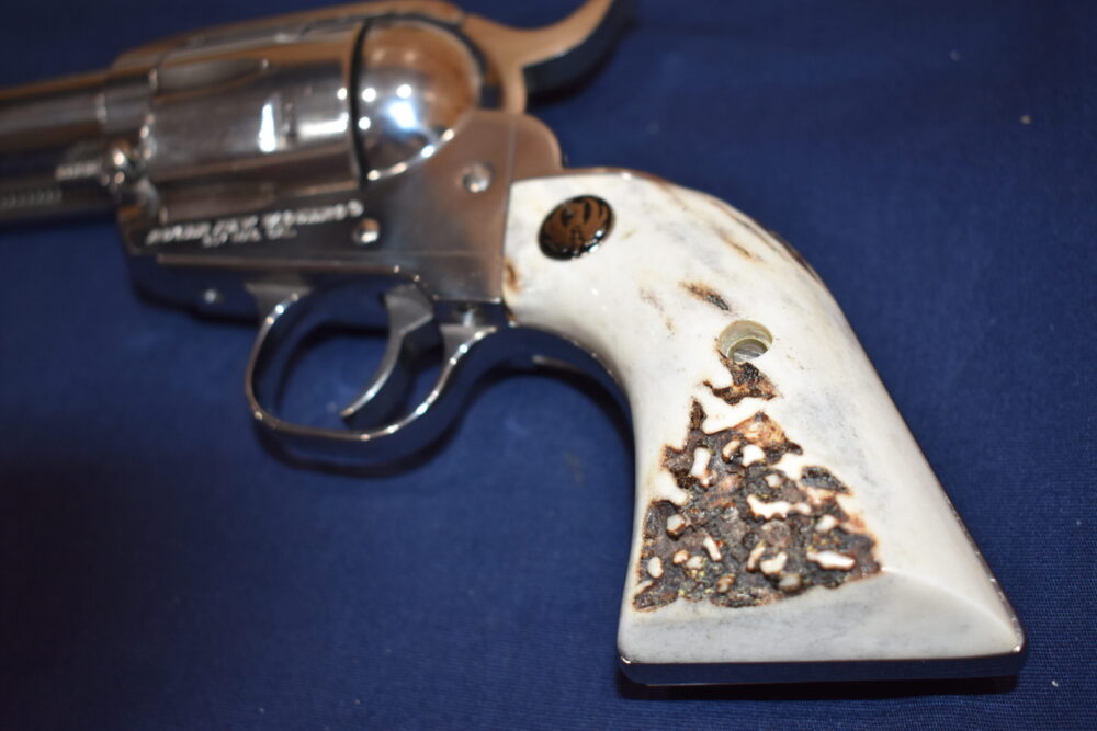 RUGER NEW VAQUERO SAMBAR STAG GRIPS RNVSS20 - Image 5