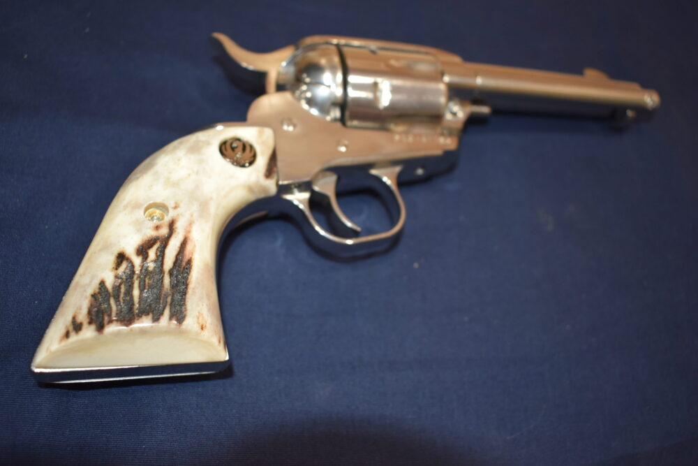 RUGER NEW VAQUERO SAMBAR STAG GRIPS RNVSS20 - Image 8
