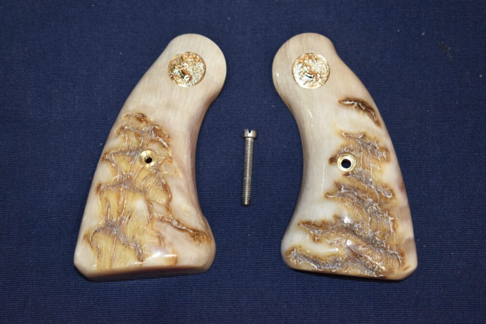 COLT DETECTIVE / DIAMONDBACK RAMS HORN GRIPS CDRH4