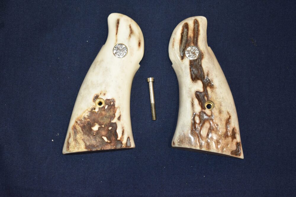 SMITH & WESSON N FRAME PREMIUM GRADE SAMBAR STAG GRIPS SWNSS20