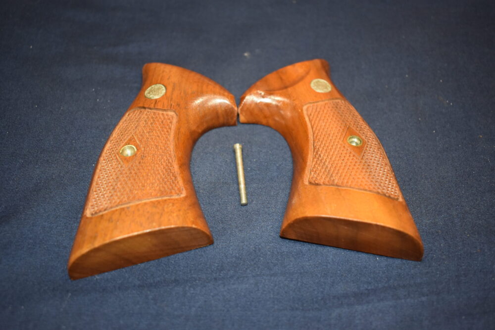 SMITH & WESSON K FRAME FACTORY DIAMOND TARGET GRIPS KDT10 - Image 3