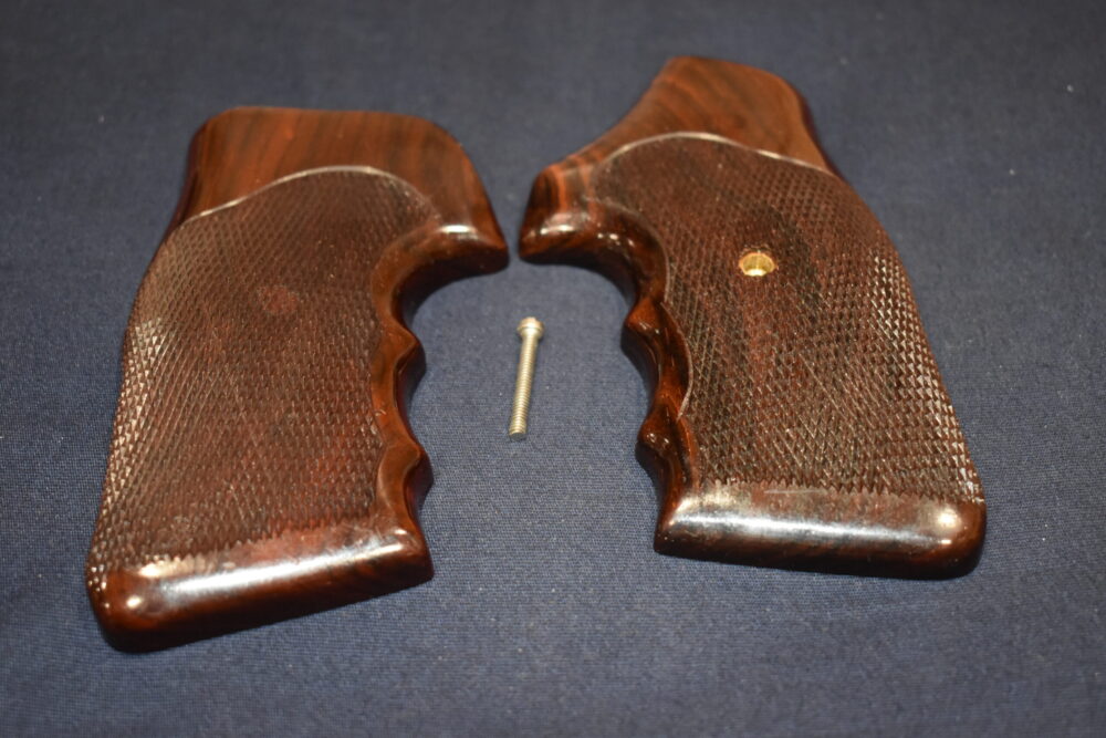 SMITH & WESSON K FRAME SQUARE BUTT FUZZY FARRANT CUSTOM GRIPS SWKFF7 - Image 3