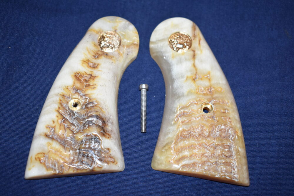 COLT PYTHON PREMIUM GRADE RAM'S HORN GRIPS CPRH13