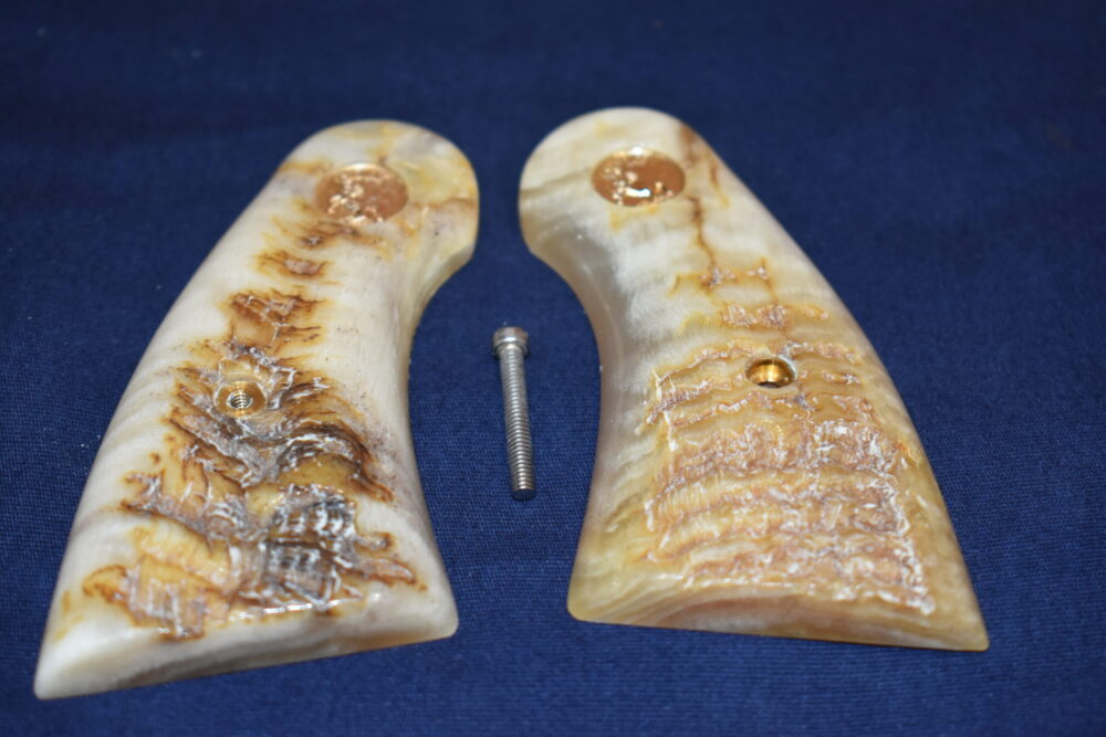 COLT PYTHON PREMIUM GRADE RAM'S HORN GRIPS CPRH13 - Image 3