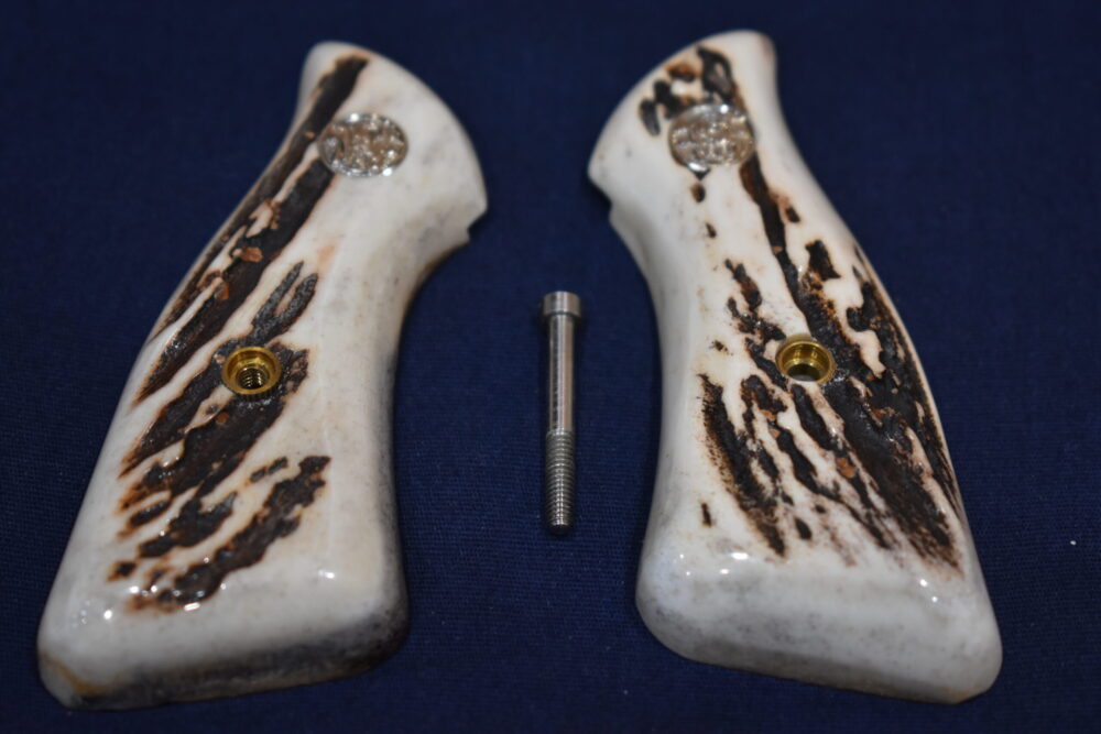 SMITH & WESSON J FRAME SQUARE BUTT STAG GRIPS JSQS12 - Image 3