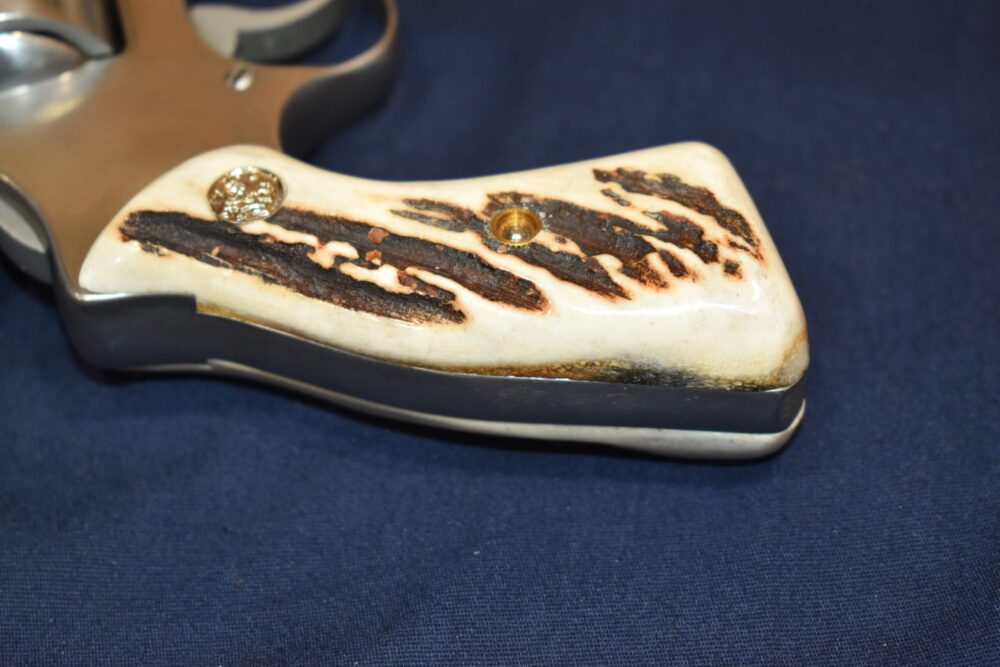 SMITH & WESSON J FRAME SQUARE BUTT STAG GRIPS JSQS12 - Image 7