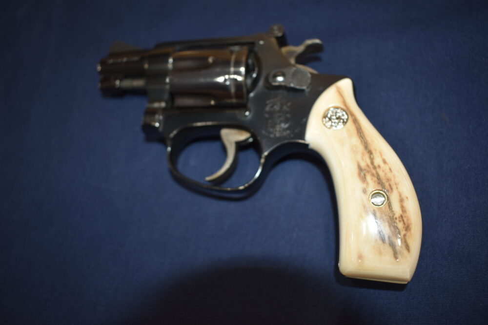 SMITH & WESSON J FRAME MAMMOTH IVORY GRIPS JMI9 - Image 5
