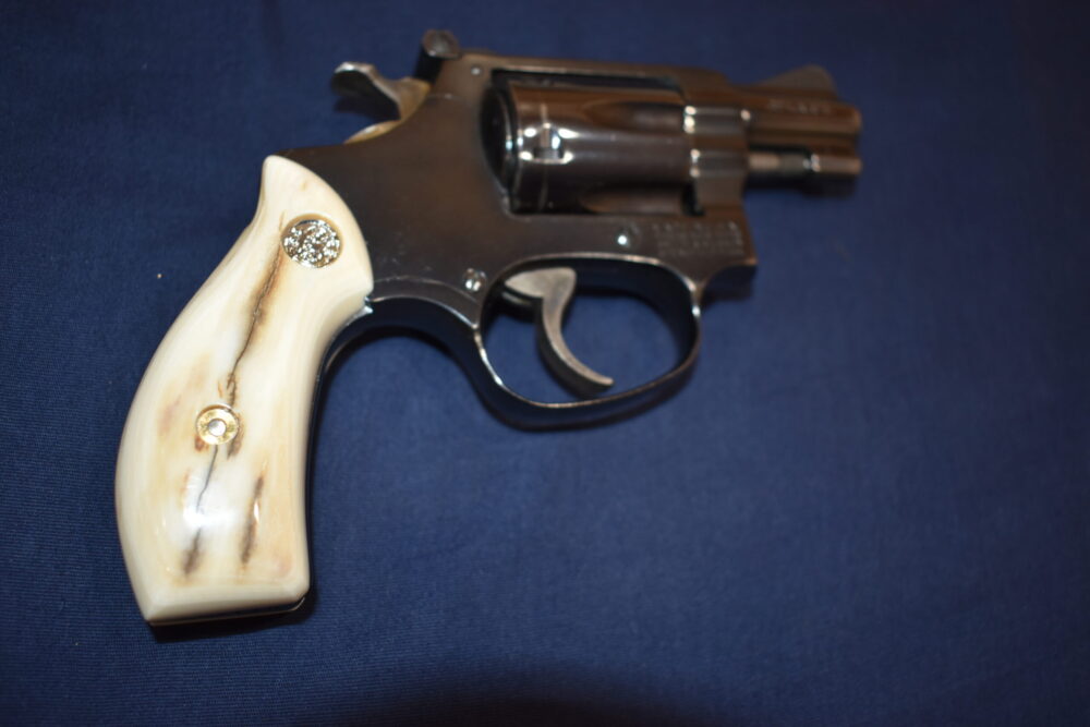 SMITH & WESSON J FRAME MAMMOTH IVORY GRIPS JMI9 - Image 8