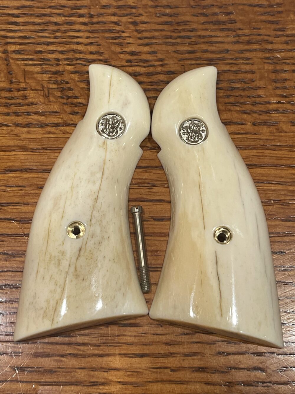 SMITH & WESSON K OR L FRAME SQUARE BUTT PREMIUM GRADE GIRAFFE BONE GRIPS KSQGB9