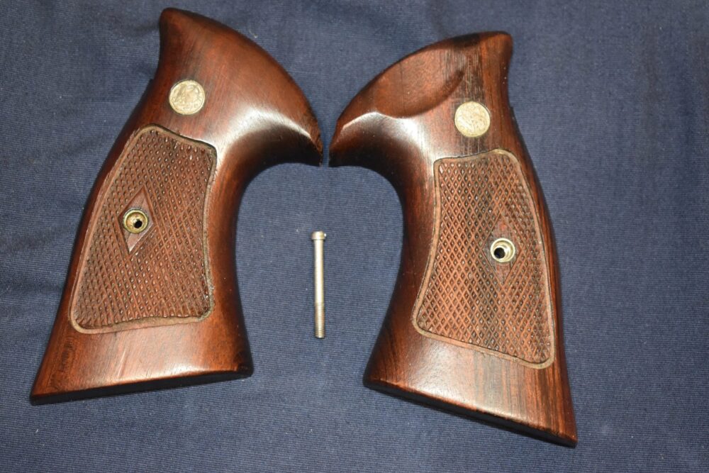 SMITH & WESSON N FRAME DIAMOND TARGET GRIPS NDT7