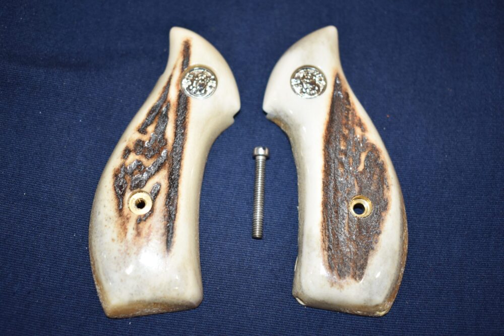 SMITH & WESSON J FRAME ROUND BUTT SAMBAR STAG GRIPS JRBS16