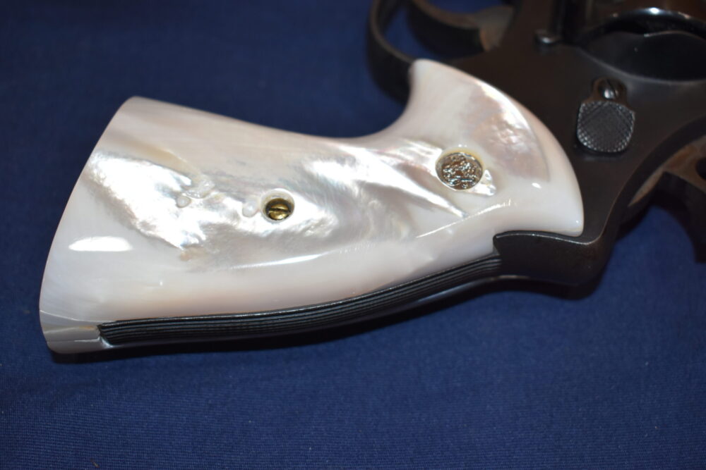 SMITH & WESSON N FRAME SQUARE BUTT TARGET MOTHER OF PEARL GRIPS NSQTMP1 - Image 7