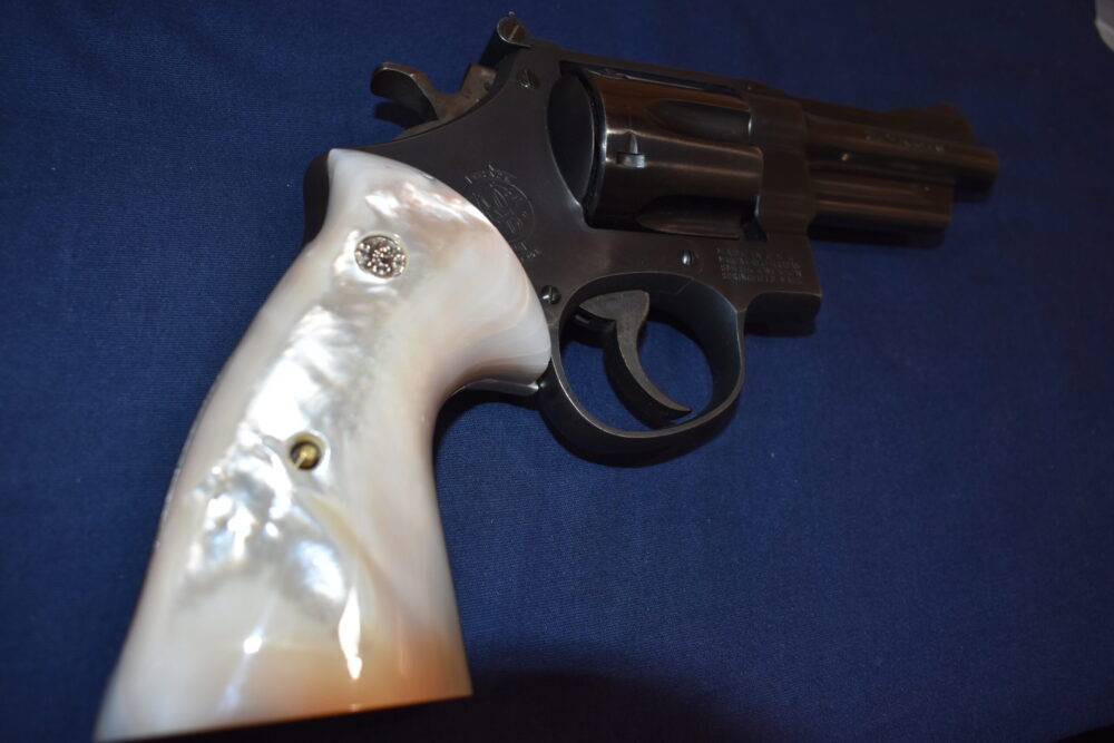 SMITH & WESSON N FRAME SQUARE BUTT TARGET MOTHER OF PEARL GRIPS NSQTMP1 - Image 8