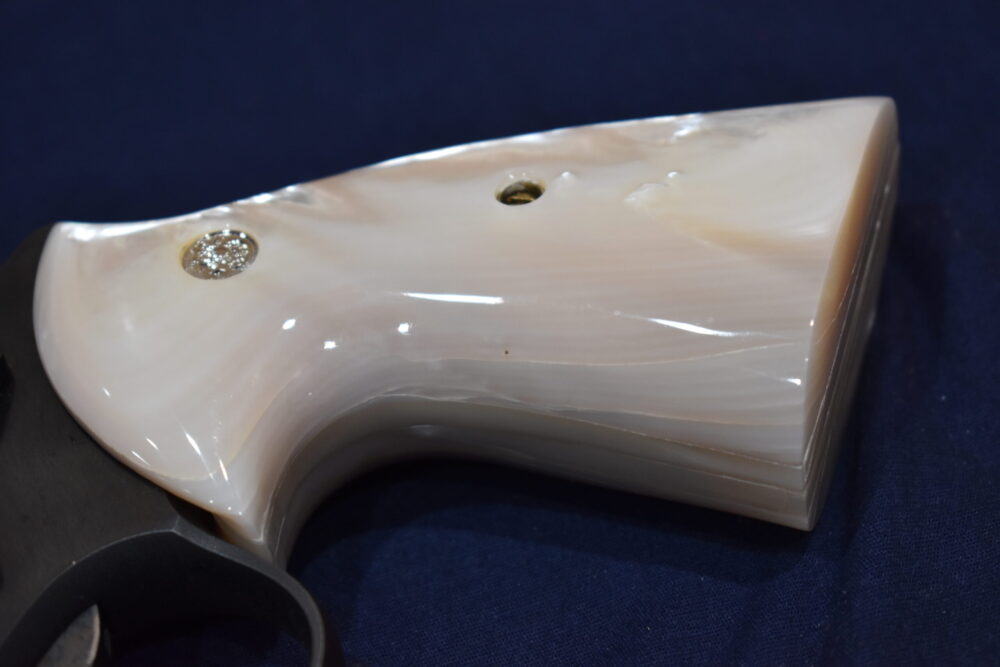 SMITH & WESSON N FRAME SQUARE BUTT TARGET MOTHER OF PEARL GRIPS NSQTMP1 - Image 12