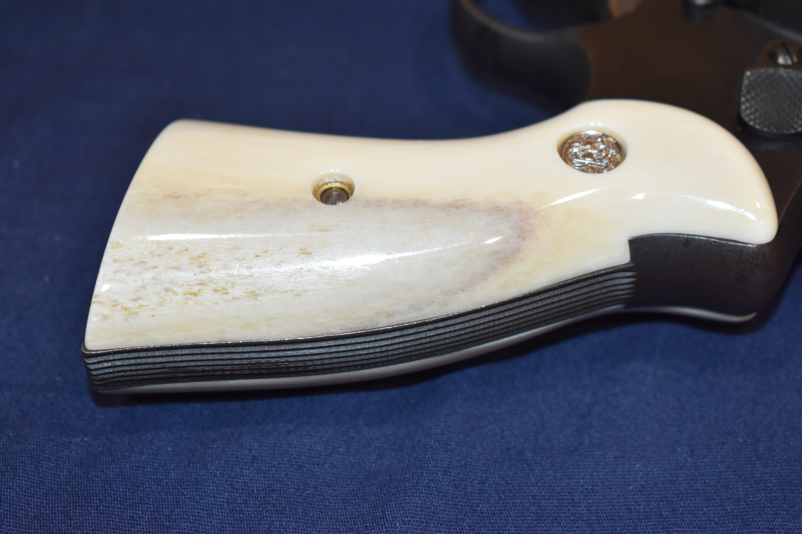 SMITH & WESSON N FRAME PREMIUM GRADE GIRAFFE BONE GRIPS SWNGB15 - Image 7