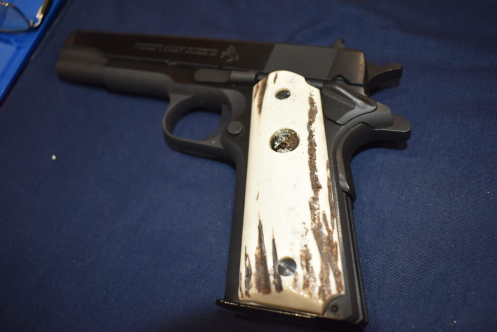 COLT 1911 VINTAGE SAMBAR STAG GRIPS 1911SS46 - Image 5