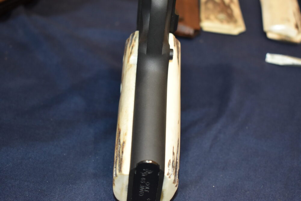 COLT 1911 VINTAGE SAMBAR STAG GRIPS 1911SS46 - Image 9