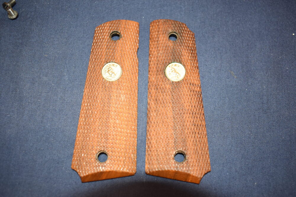 COLT 1911 CHECKERED WOOD GRIPS 1911W7 - Image 3