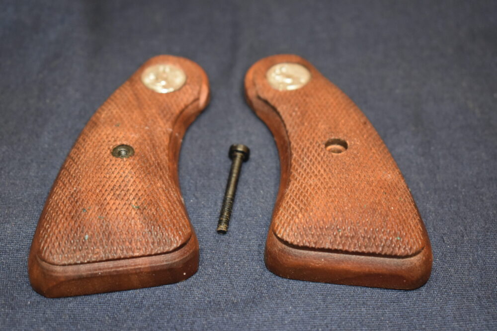 COLT DETECTIVE FACTORY WOOD SHORT D FRAME GRIPS CDSFW2 - Image 3
