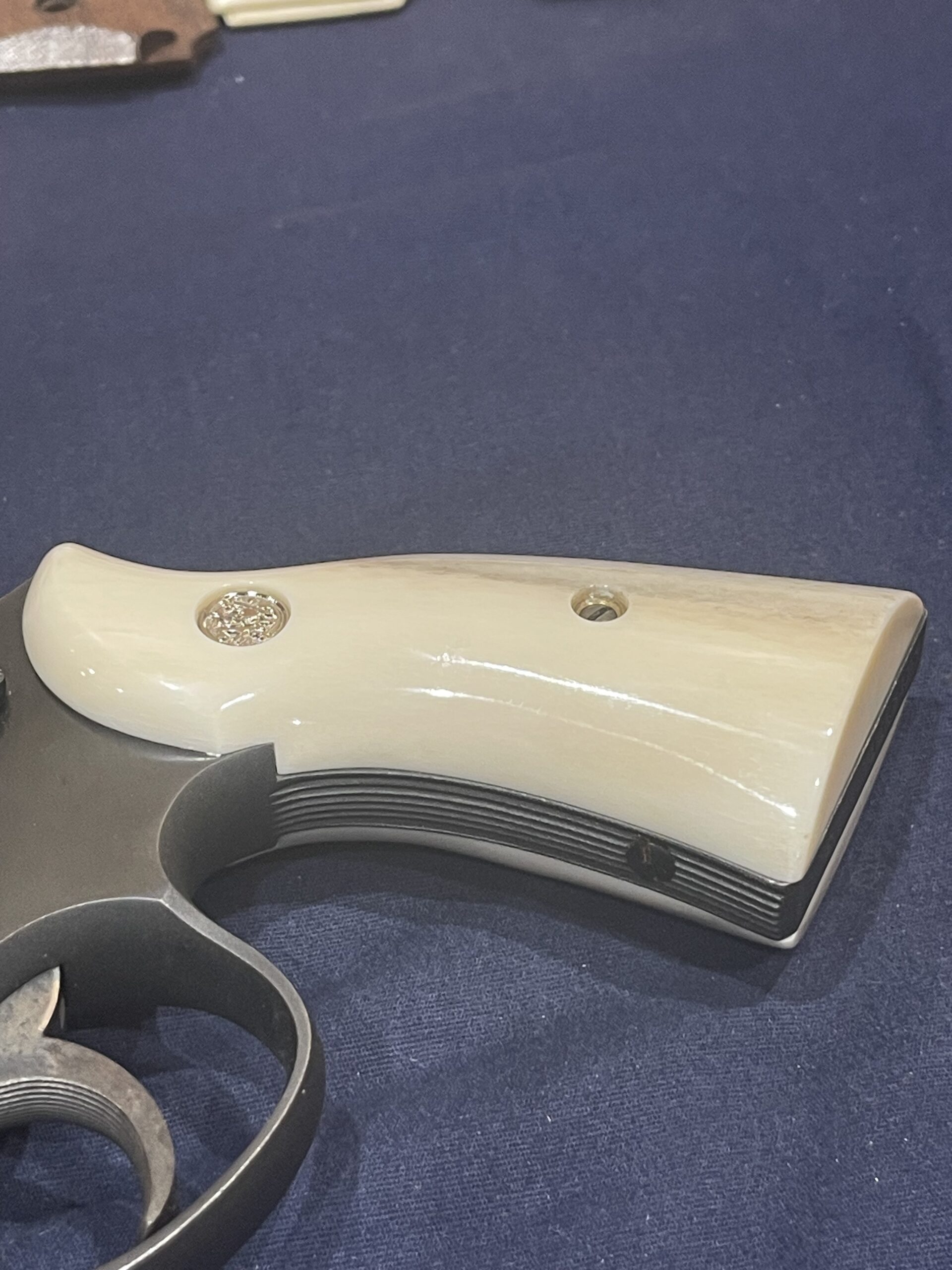 SMITH & WESSON N FRAME PREMIUM GRADE GIRAFFE BONE GRIPS SWNGB15 - Image 13