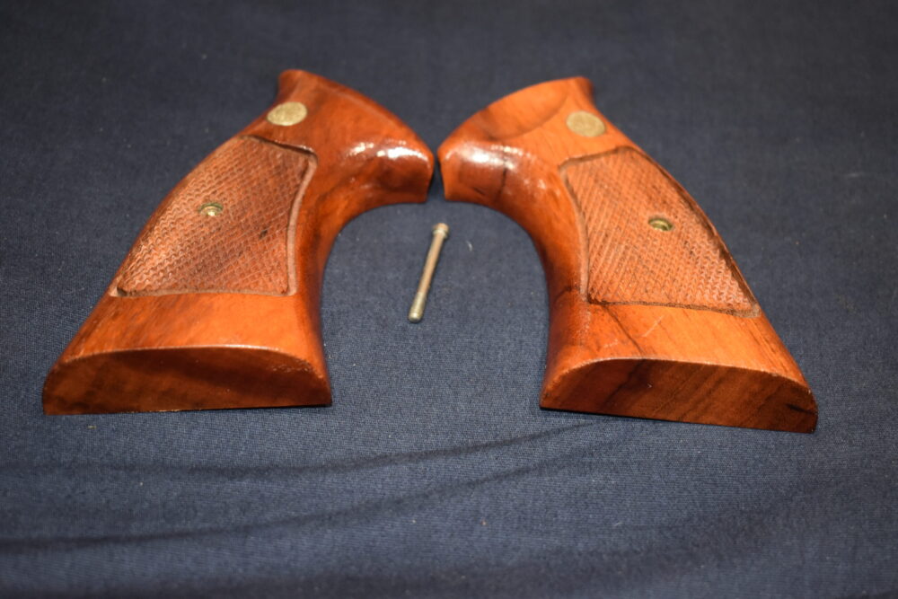 SMITH & WESSON FACTORY K FRAME TARGET GRIPS KCT31 - Image 3