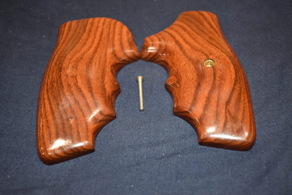 COLT DETECTIVE / DIAMONDBACK FUZZY FARRANT CUSTOM GRIPS CDFF4 - Image 3