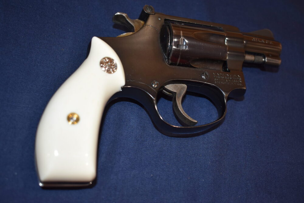 SMITH & WESSON J FRAME PREMIUM GRADE GIRAFFE BONE GRIPS JGB15 - Image 10