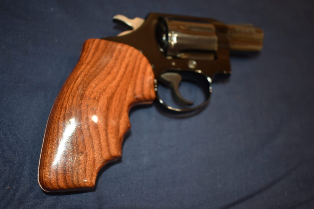 COLT DETECTIVE / DIAMONDBACK FUZZY FARRANT CUSTOM GRIPS CDFF4 - Image 8