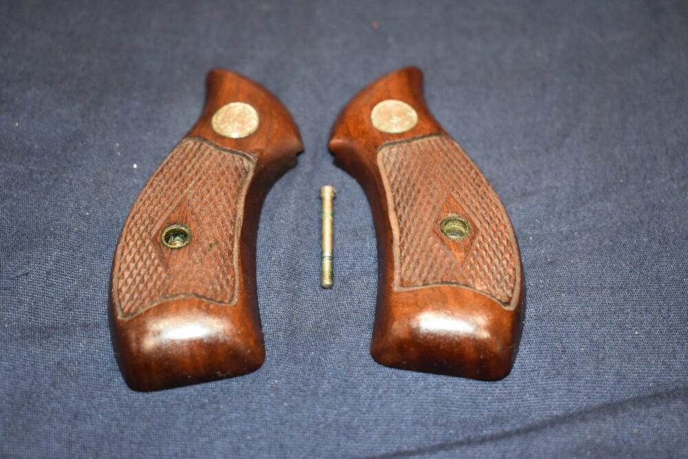 SMITH & WESSON J FRAME DIAMOND MAGNA GRIPS JDM9 - Image 3