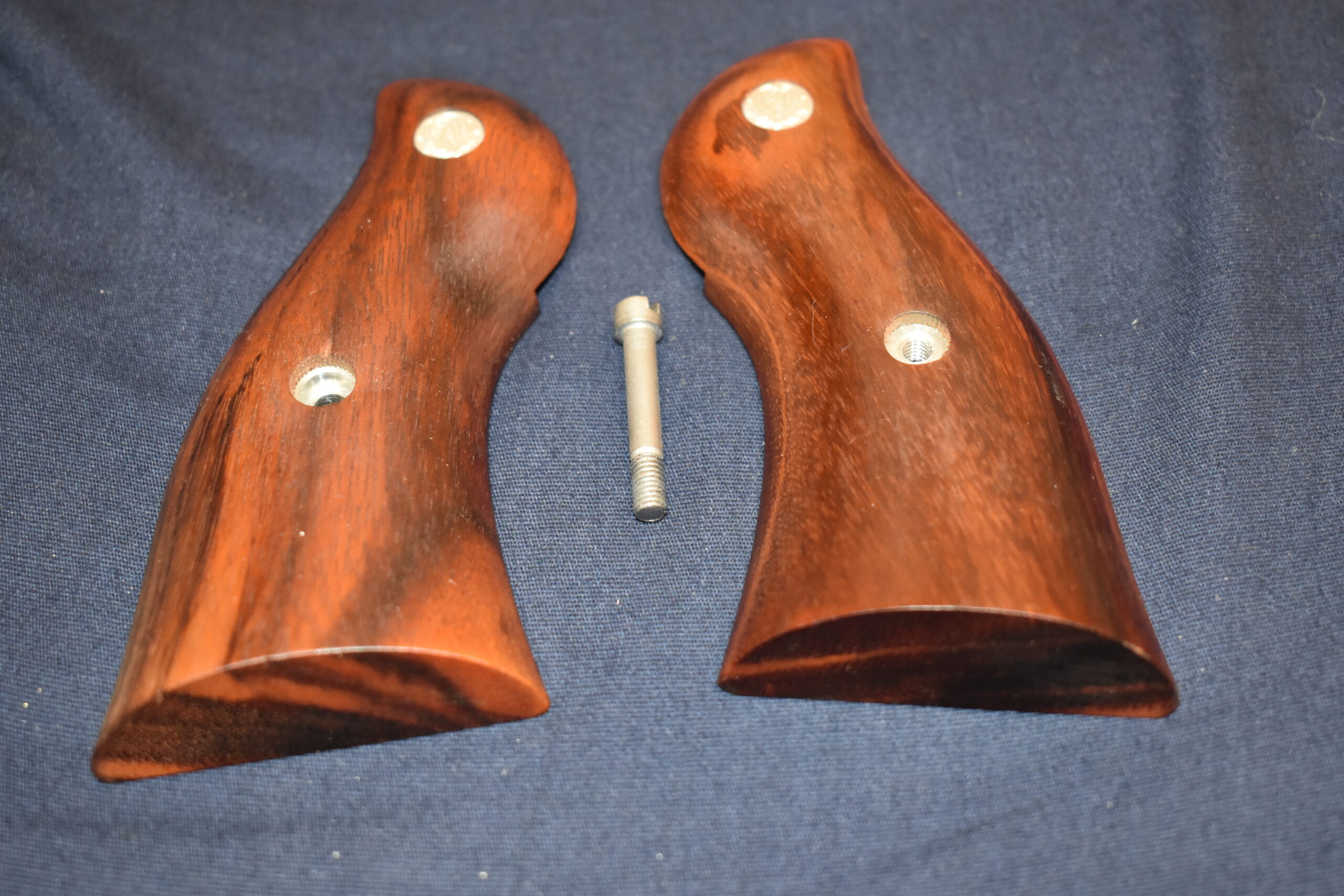 RUGER REDHAWK FACTORY WOOD GRIPS RRHW4 - Image 3