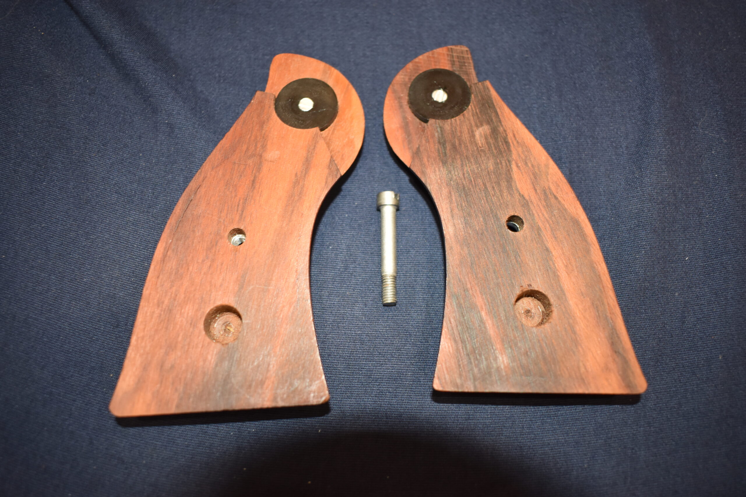 RUGER REDHAWK FACTORY WOOD GRIPS RRHW4 - Image 4