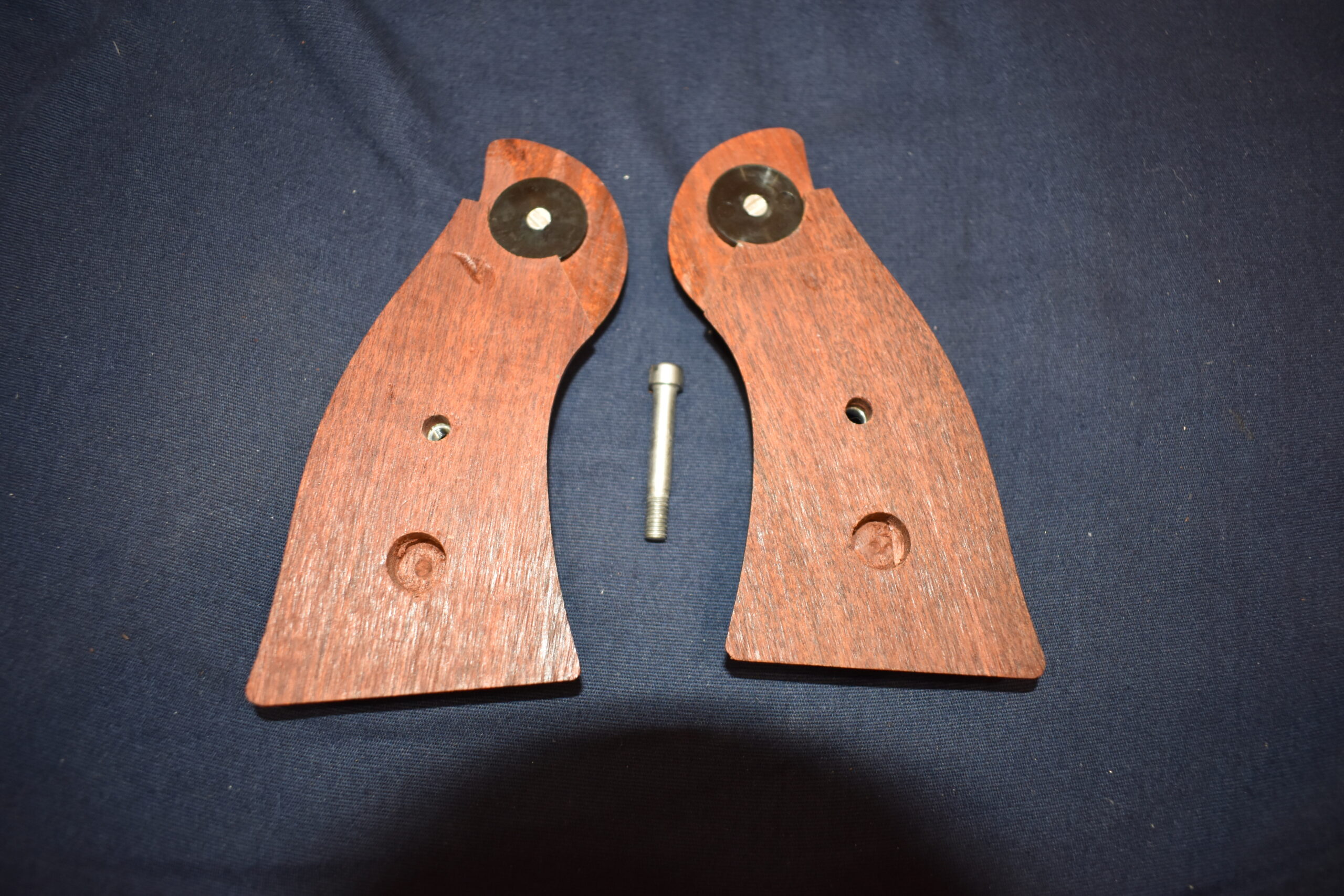 RUGER REDHAWK FACTORY WOOD GRIPS RRHW5 - Image 4