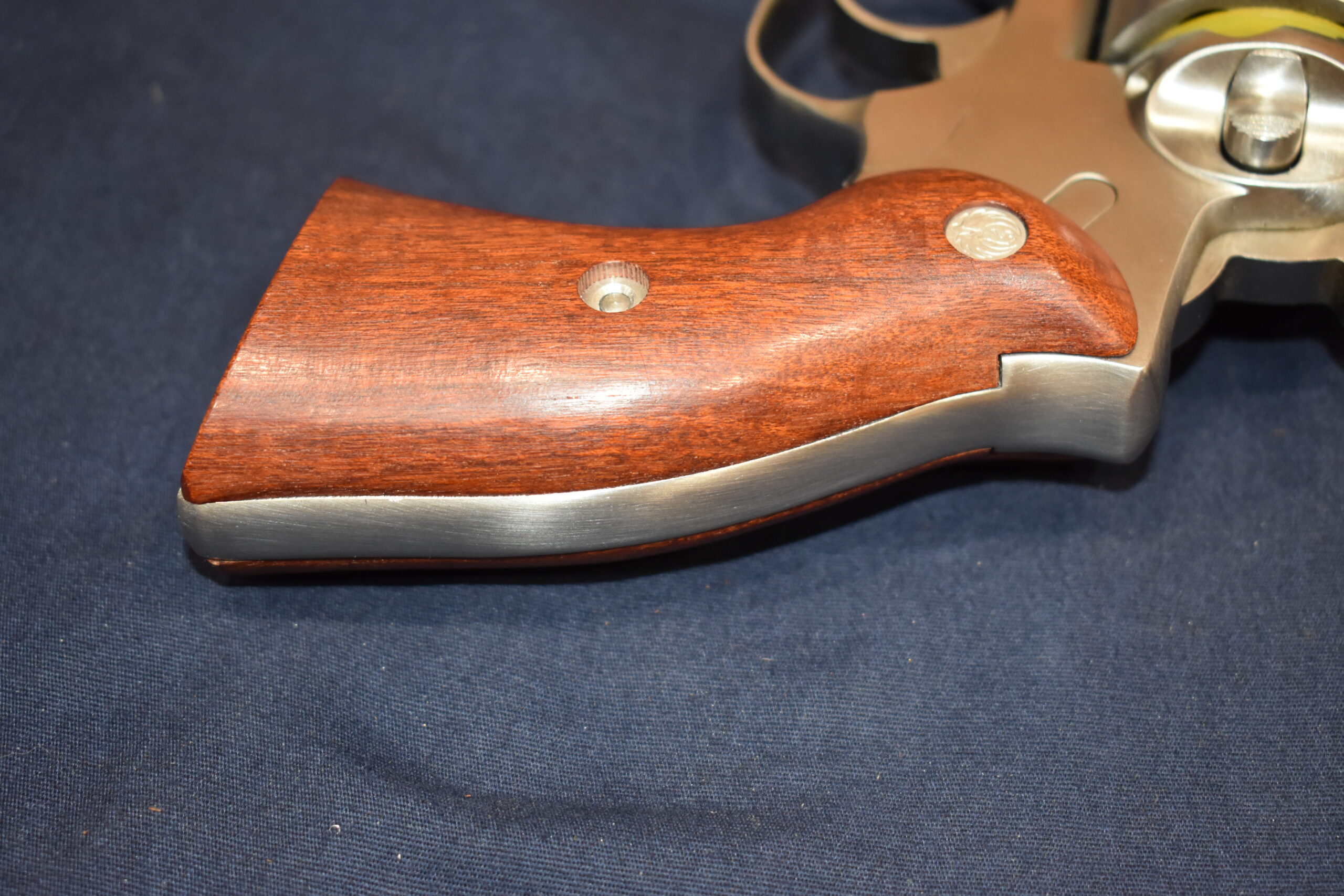 RUGER REDHAWK FACTORY WOOD GRIPS RRHW5 - Image 6