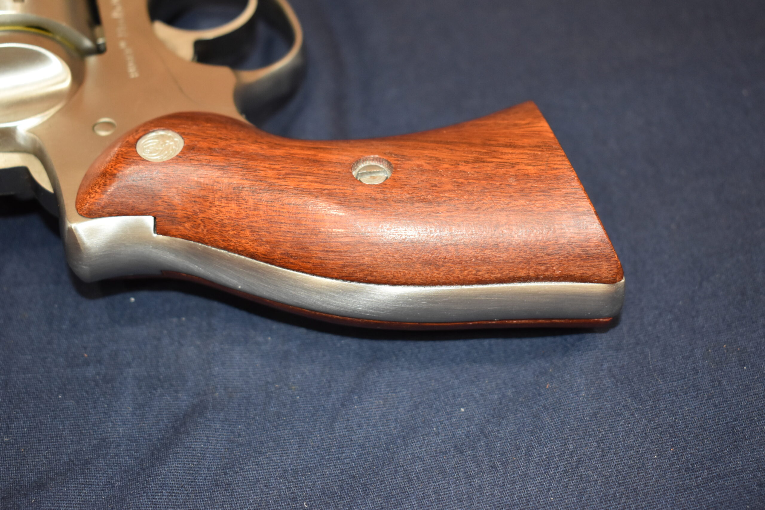 RUGER REDHAWK FACTORY WOOD GRIPS RRHW5 - Image 7