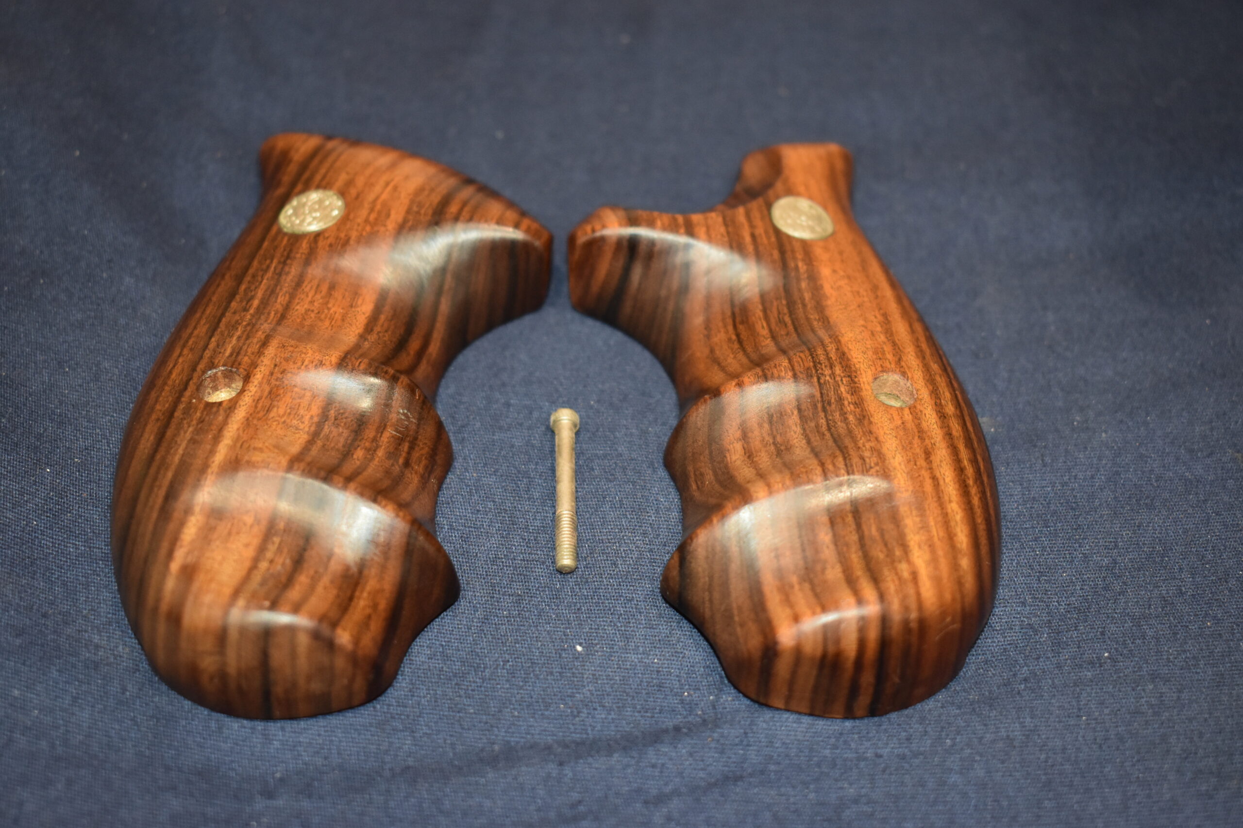 SMITH & WESSON N FRAME SQUARE BUTT COMBAT GRIPS SWNRBC10 - Image 3