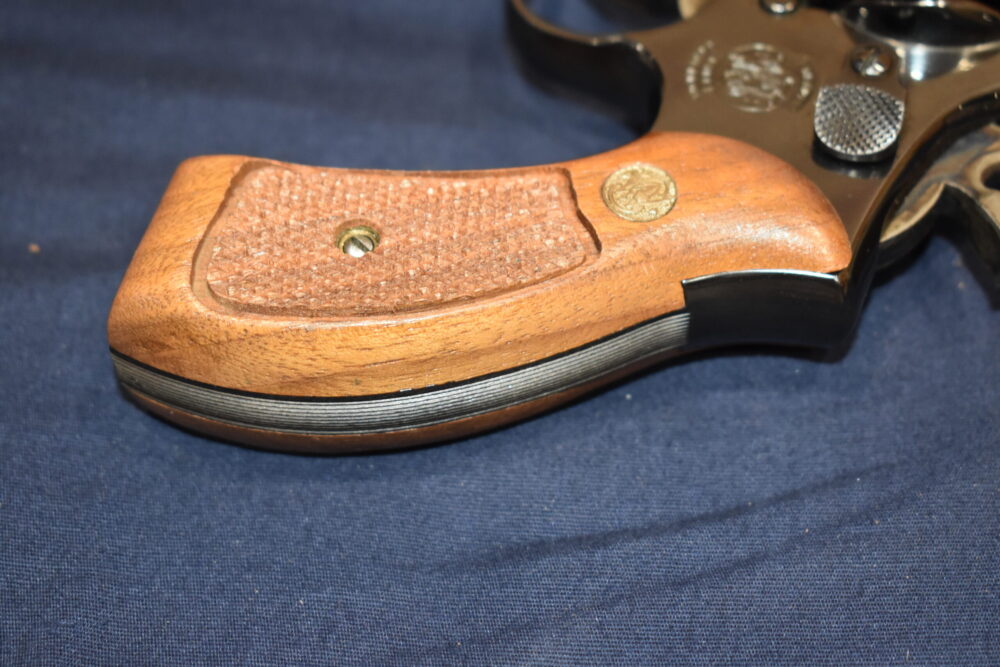 SMITH & WESSON K FRAME SQUARE BUTT FACTORY MAGNA GRIPS KRBM13 - Image 6