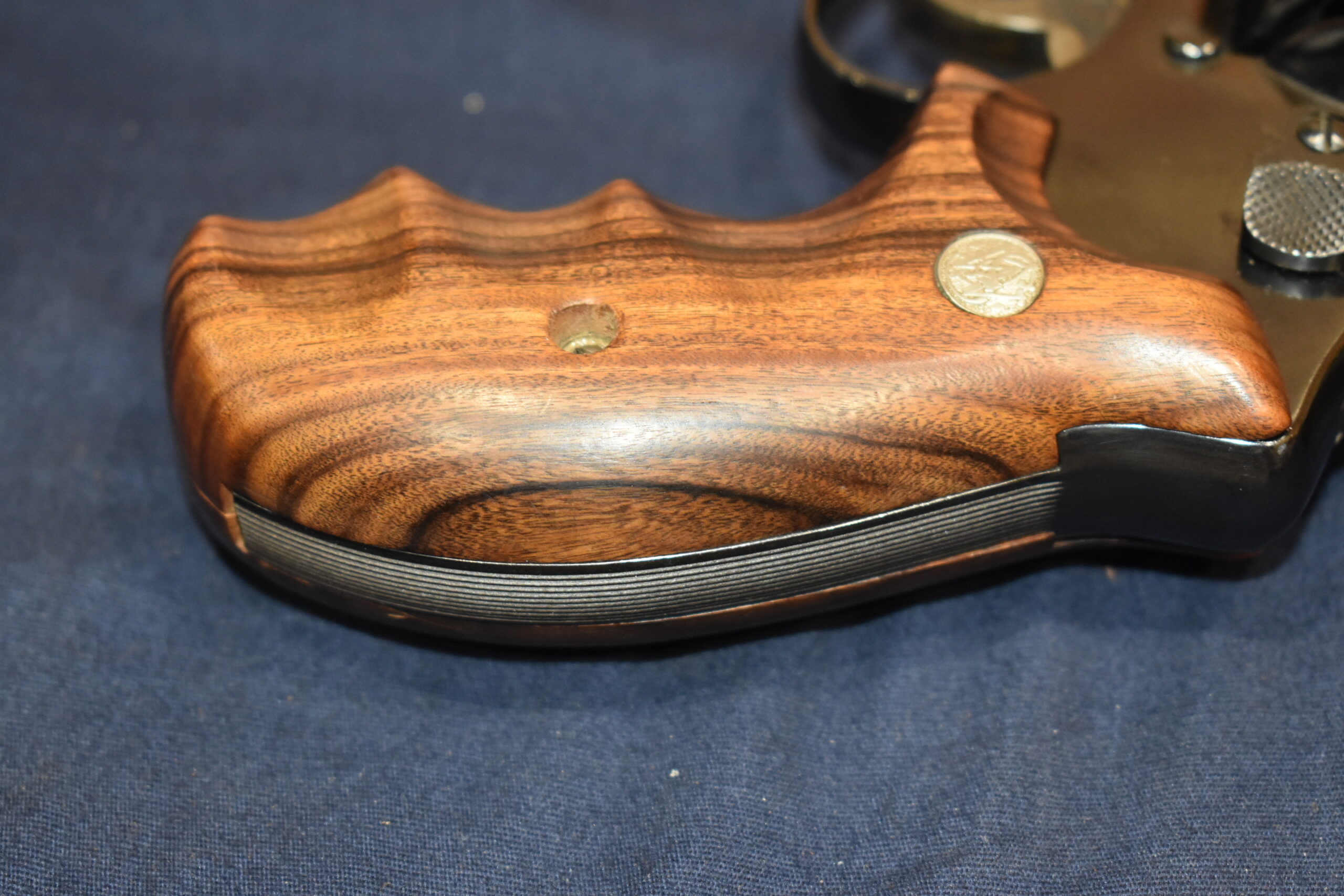 SMITH & WESSON N FRAME SQUARE BUTT COMBAT GRIPS SWNRBC10 - Image 6