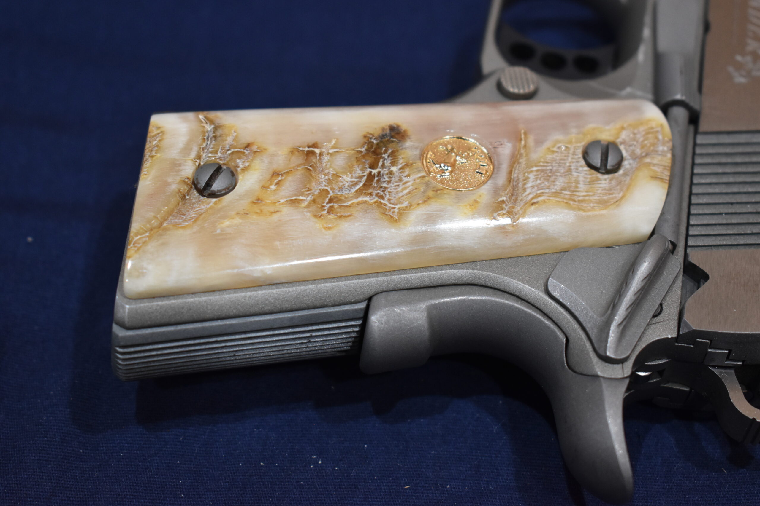 COLT 1911 OFFICER'S MODEL RAMS HORN GRIPS 1911OMRH1 - Image 6