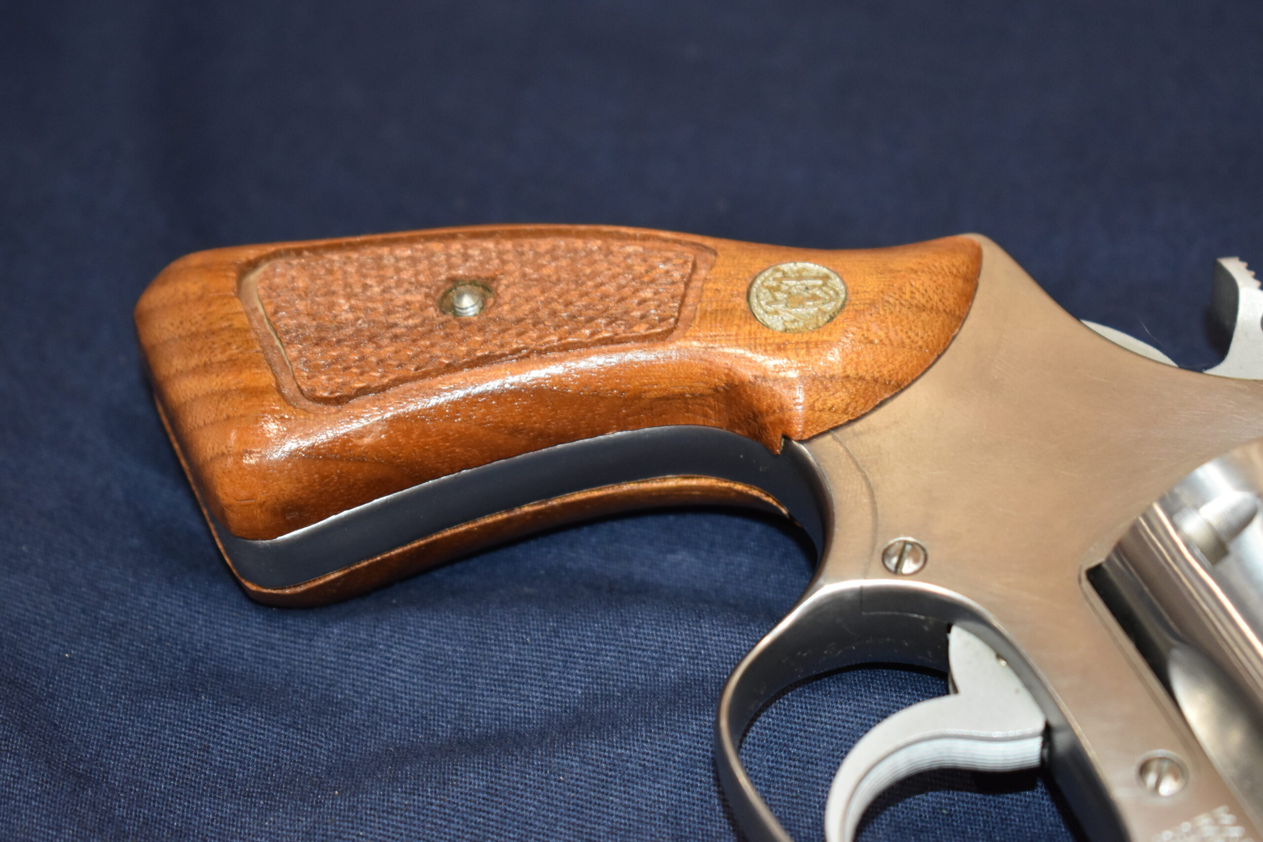 SMITH & WESSON J FRAME GRIPS JSQM6 - Image 12