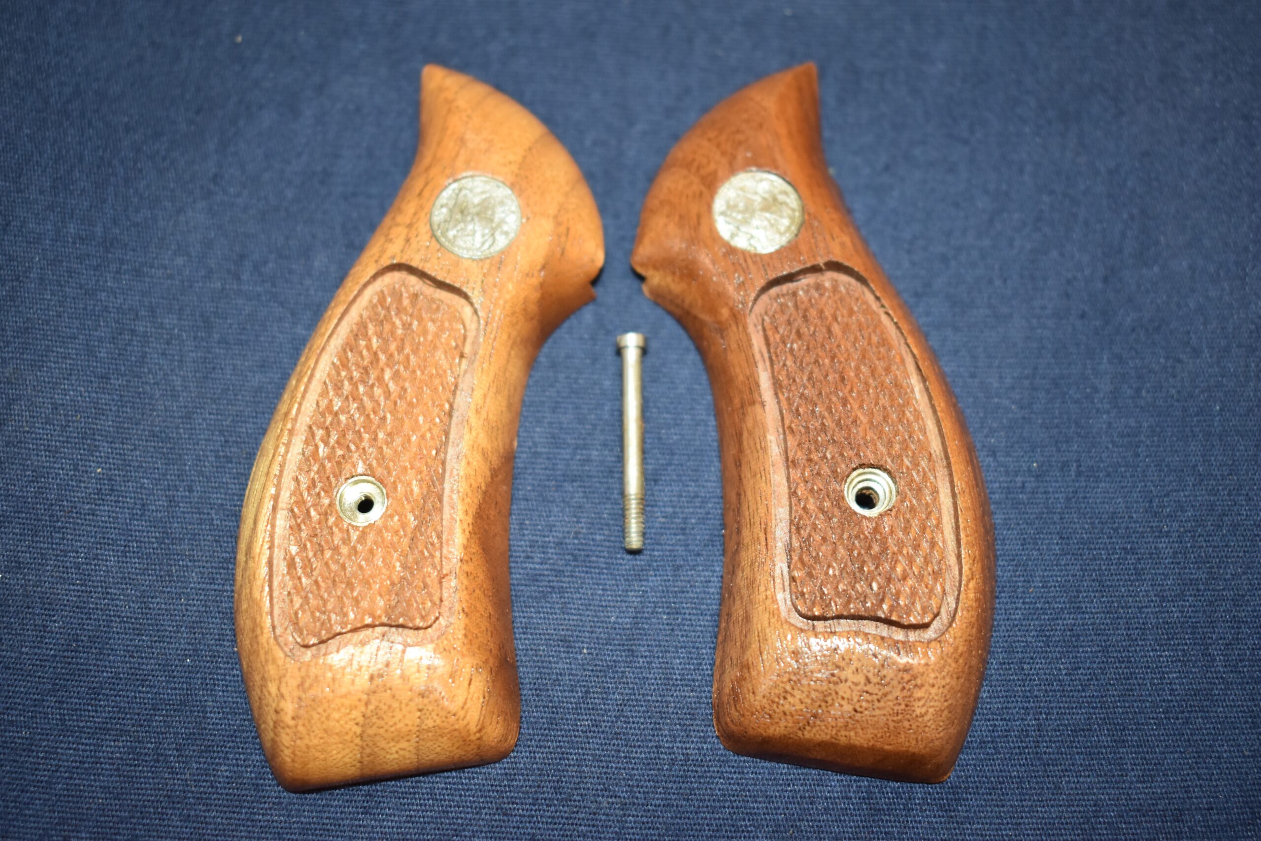 SMITH & WESSON J FRAME MAGNA GRIPS JRBM8